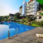 Tom Hill Boutique Resort & Spa