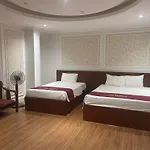 OYO 668 New Amely Hotel