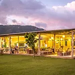 Sorrento Beach Club & Kite Village