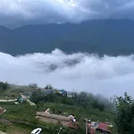 Black Hmong View Hotel