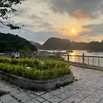 Maison Cat Ba Bay View Villa
