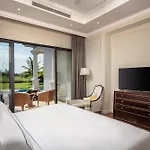 Khu nghỉ dưỡng bãi biển Melia Vinpearl Cửa Sót