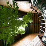 Tomodachi Retreat - Lang Mit
