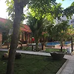 MAY Bungalow