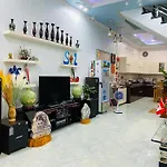 Cat Ba Central Homestay