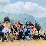 Ha Giang Safari Hostel & Motorbikes