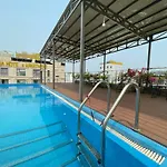 Hummer Hotel & Apartment Da Nang Beach