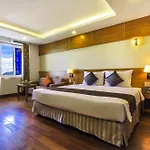Oriental Nha Trang Hotel - Doi Dien Bai Bien