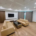 Queen Hotel Hoàng Gia