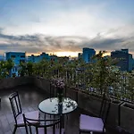 Louis Mo Apartment