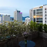 Louis Mo Apartment