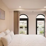 Lata Hotel & Apartments