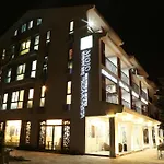 Mojo Boutique Hotel