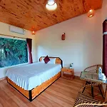 Ninh Binh Mountain Side Homestay&Cafe