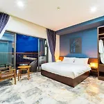 Mojo Boutique Hotel