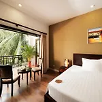 Diamond Bay Resort & Spa