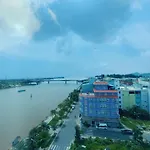 River Hotel