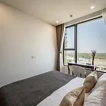 Lumiere Riverside - Luxury Condo District 2