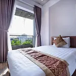 The Shine Hotel & Apartment
