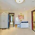 Tuyet Son Hotel