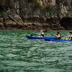 Cat Ba Cruise