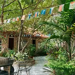 Tam Coc Lakeside Homestay