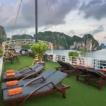 Renea Cruises Halong