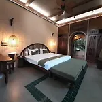 Maida Lodge