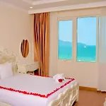Tuyet Son Hotel