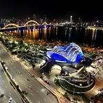 Moonlight Hotel Suites & Spa - City Center, High Floor, Great Location & Great City Views & Dragon Bridge Views