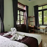 VI Hotel