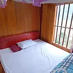 Ba Be Lake-Huyen Hao Homestay