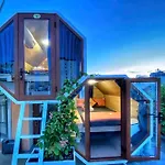 Blue-S Hotel & Apartment