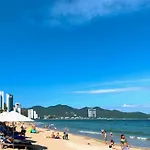 Khách sạn Meriton