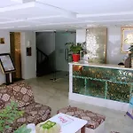 Art Deluxe Hotel