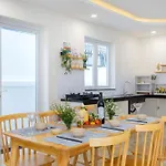 Biet Thu Ho Boi Hoang Duc Hoang Le Kha