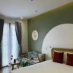 Triland Hotel