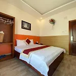 Hoang Hung Hotel