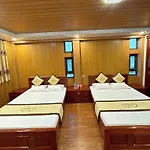 Gold Hotel
