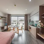 D\'Capitale Luxury Apartments By The Zenith