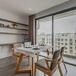 D\'Capitale Luxury Apartments By The Zenith