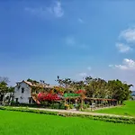Jungle Boss Travel Lodge