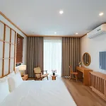 D\'Lioro Hotel & Resort
