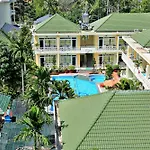 881 Lam Ha Pool Resort