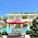 881 Lam Ha Pool Resort
