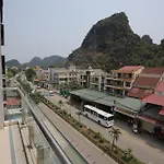 Phong Nha Jasmine Hostel & Roof Top Bar