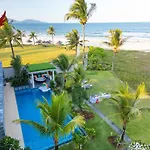 Villa 6 Bedrooms Luxury & Beachfront