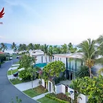Villa 7 Bedrooms Beachfront Luxury
