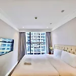 Sunrise Luxury Apartment With Ocean View