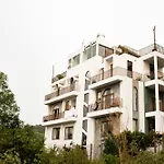 Lecolau Villa
